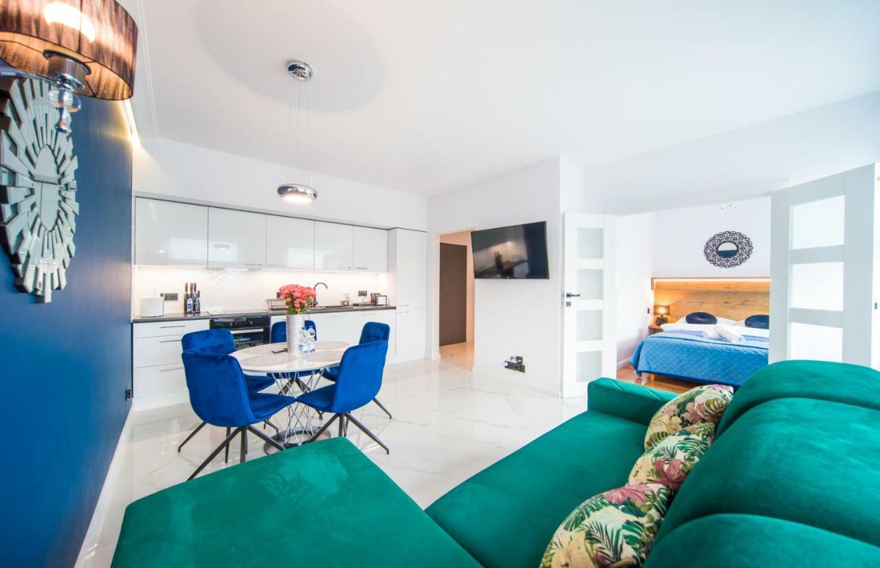 Black & White Apartments Κοστζαλίν Εξωτερικό φωτογραφία