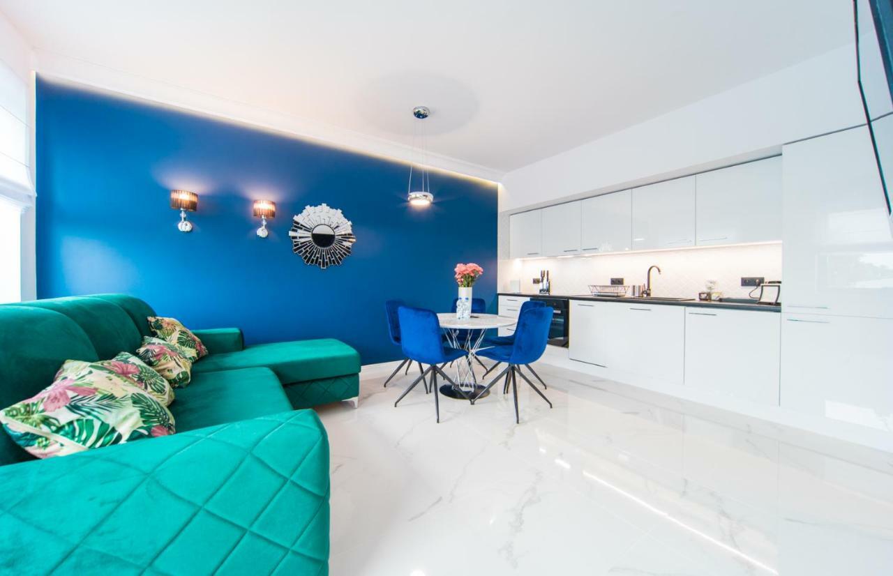 Black & White Apartments Κοστζαλίν Εξωτερικό φωτογραφία