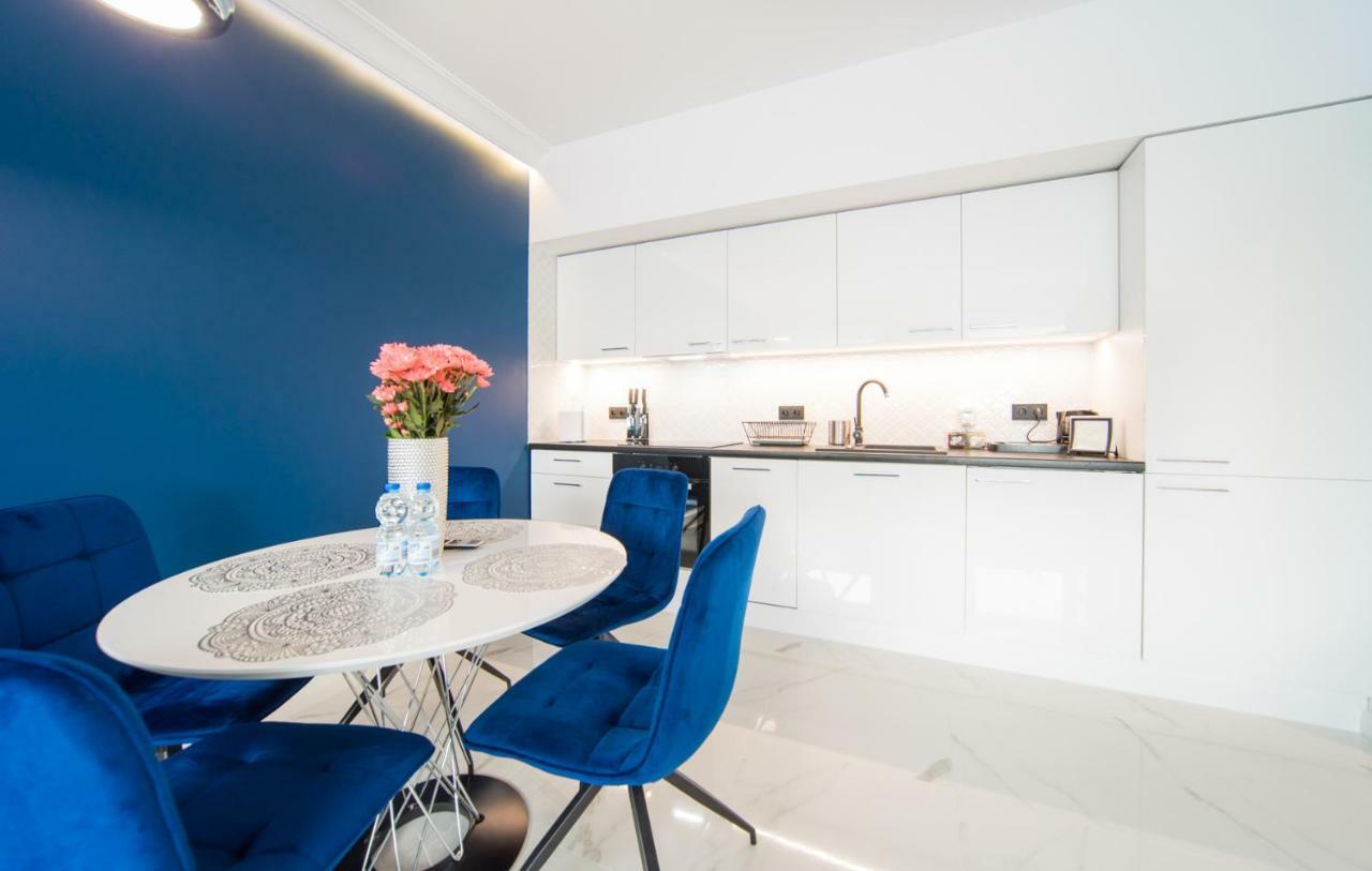 Black & White Apartments Κοστζαλίν Εξωτερικό φωτογραφία