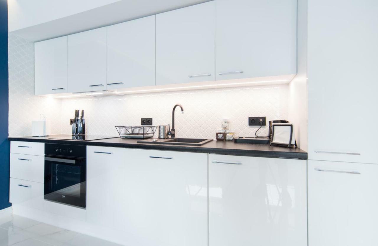Black & White Apartments Κοστζαλίν Εξωτερικό φωτογραφία